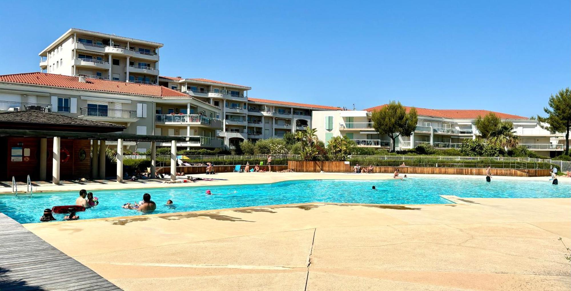 Beachside Apartment With Pool & Garden In Juan Les Pins Antibes Esterno foto