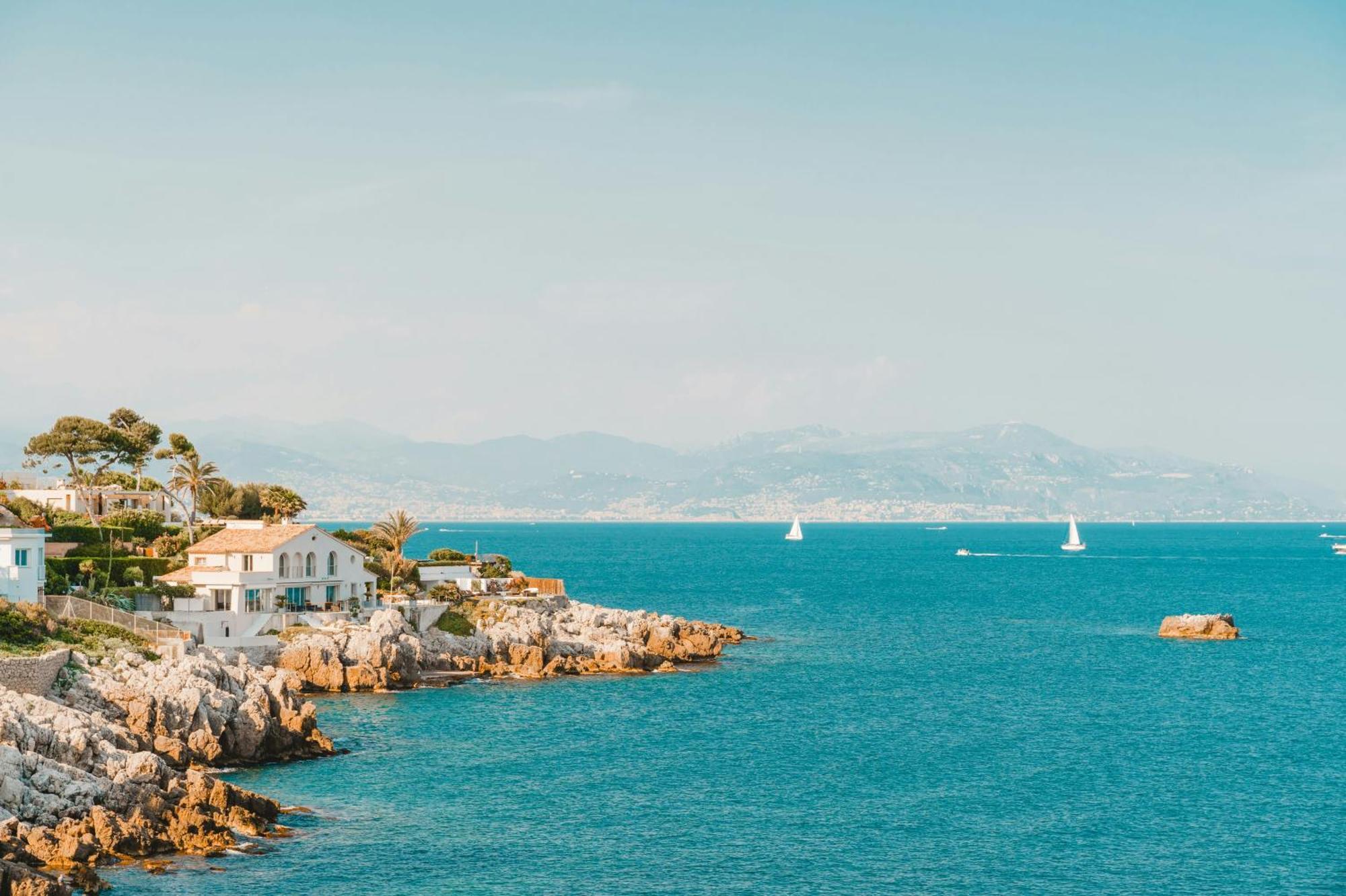 Beachside Apartment With Pool & Garden In Juan Les Pins Antibes Esterno foto