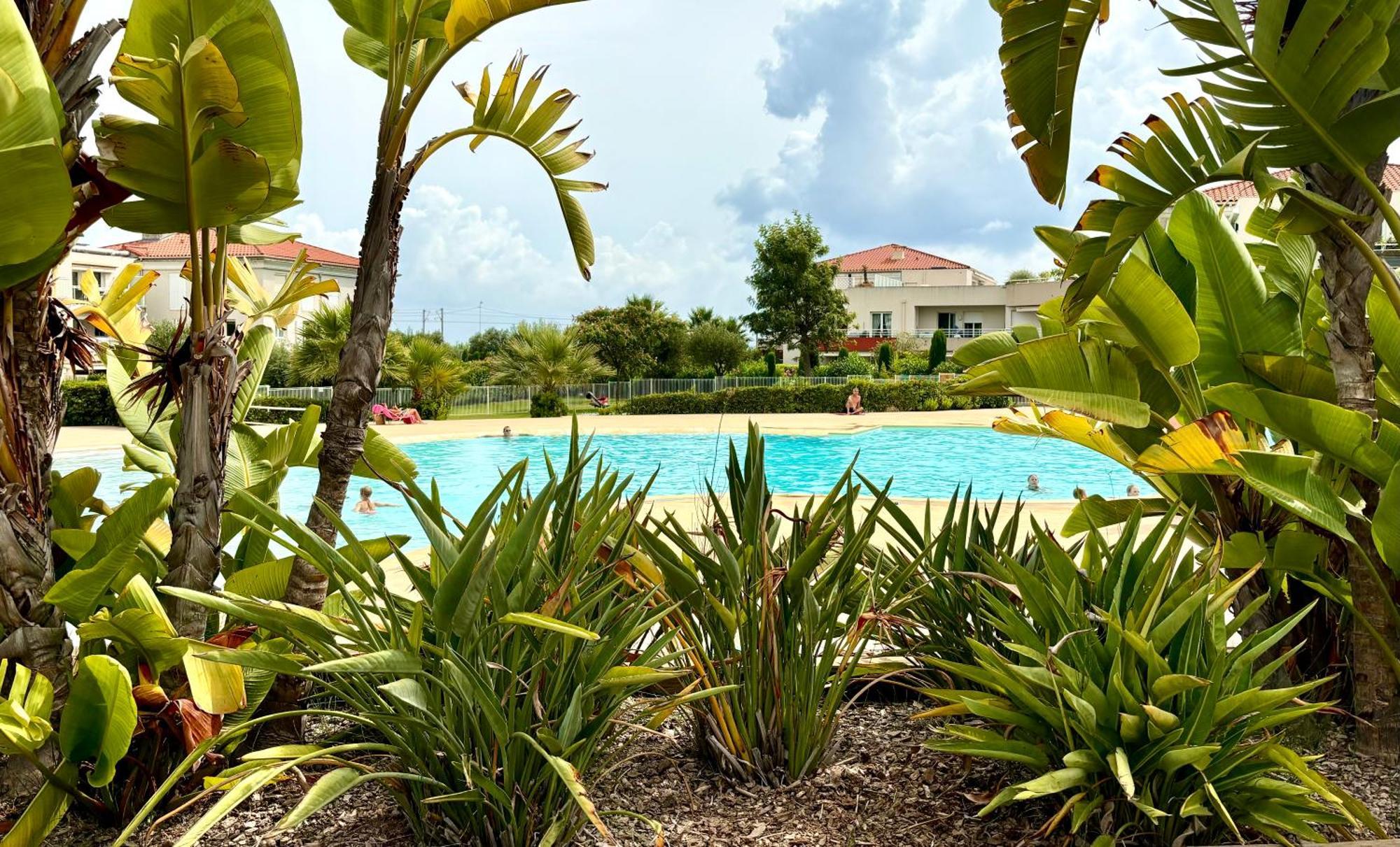 Beachside Apartment With Pool & Garden In Juan Les Pins Antibes Esterno foto