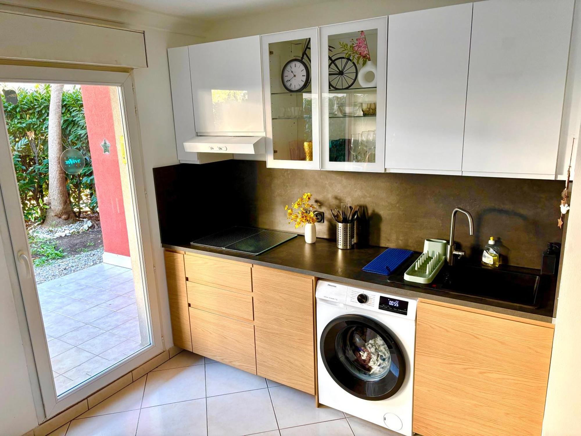 Beachside Apartment With Pool & Garden In Juan Les Pins Antibes Esterno foto