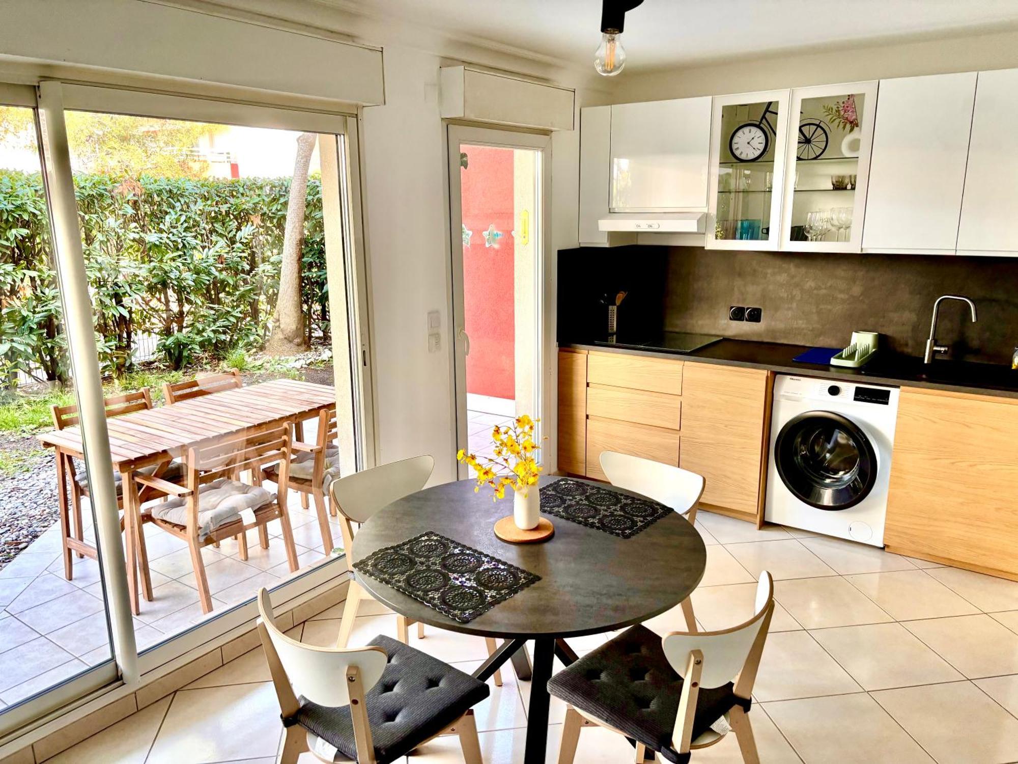 Beachside Apartment With Pool & Garden In Juan Les Pins Antibes Esterno foto